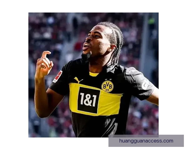 阿德耶米进球后做噤声手势挑衅球迷 引发昂达夫等人与其激烈冲突